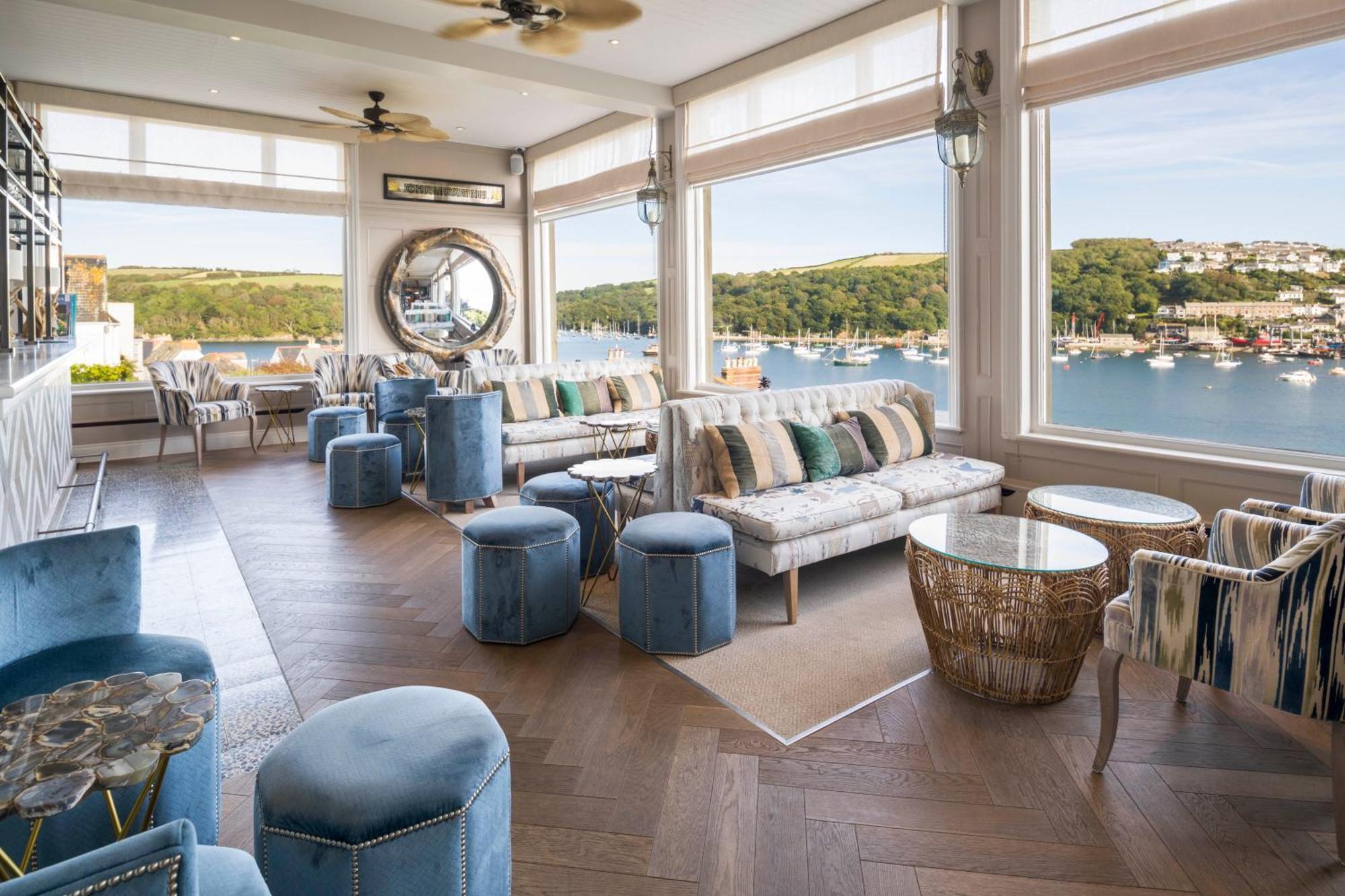 Отель Harbour 4*